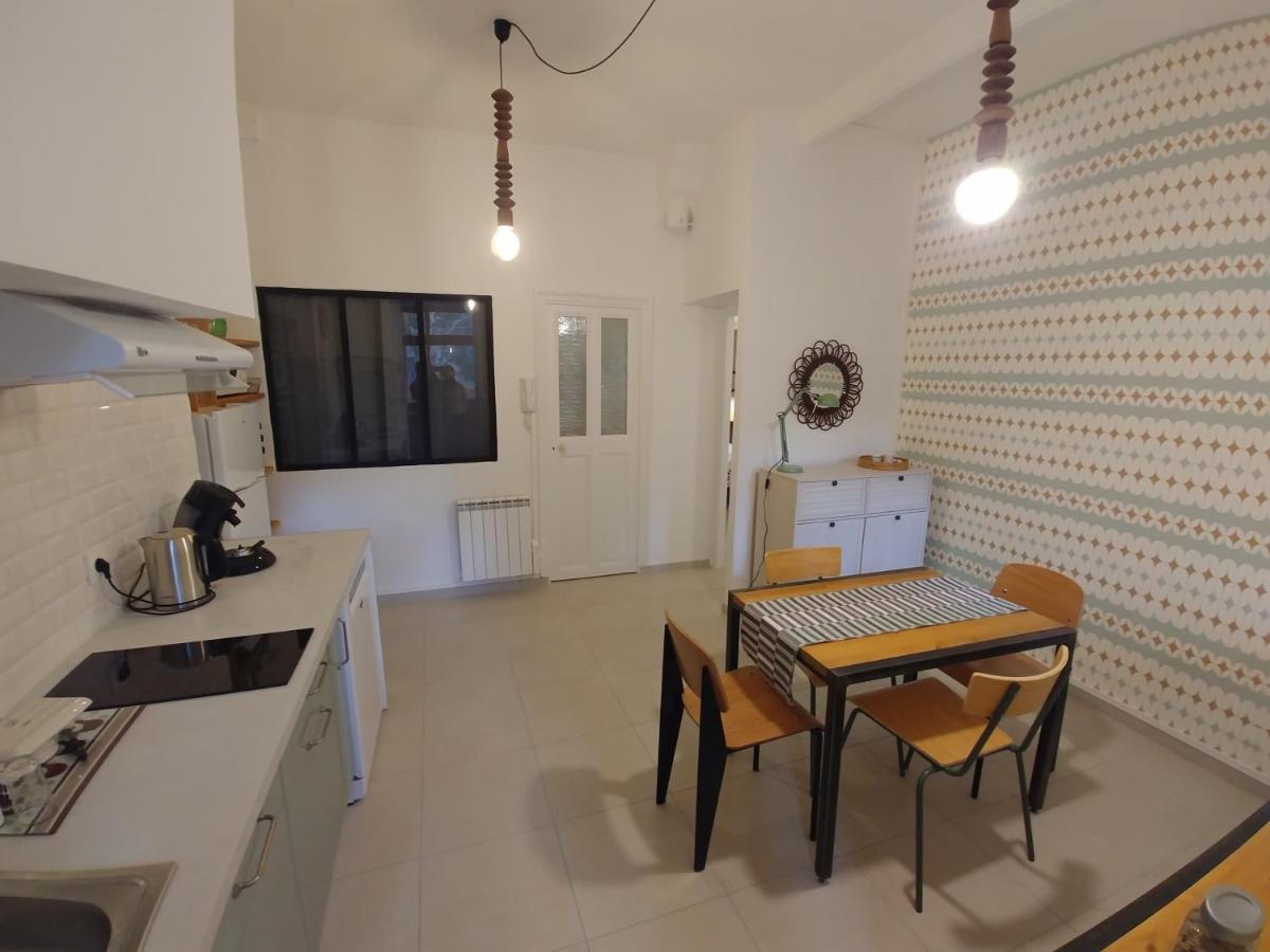Appartement Rez De Chaussée Centre, Jardin Narbonne